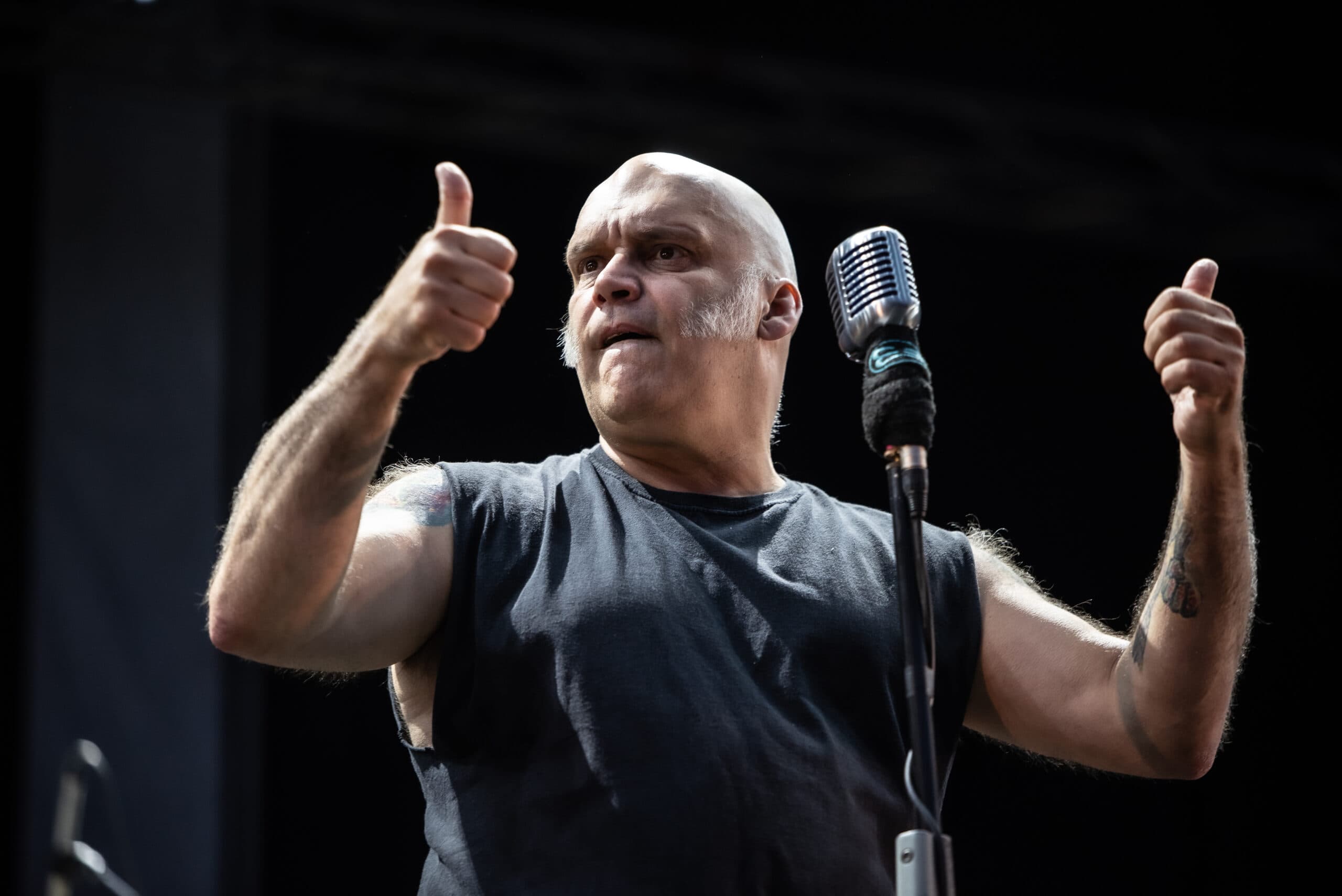 Blaze Bayley advierte sobre los riesgos de forzar la voz en los cantantes de metal