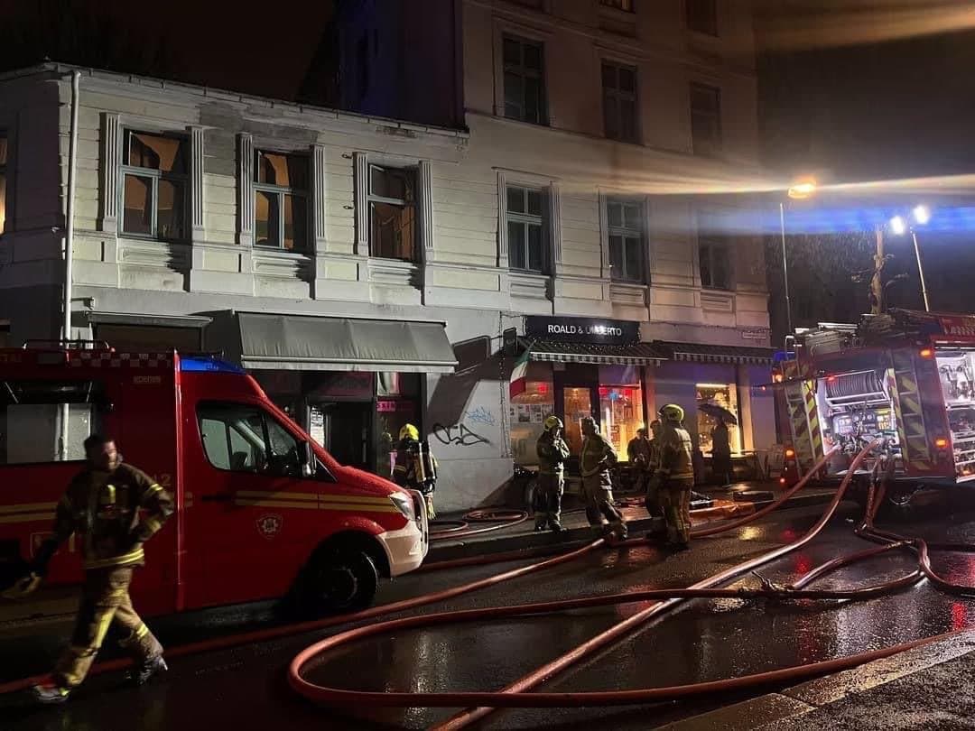 Arde la Leyenda: El Incendio que Amenaza el Corazón del Metal Noruego