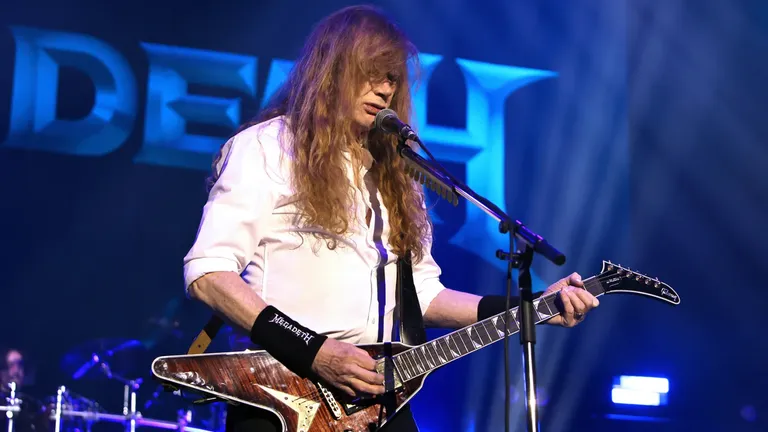 Megadeth-performs-metallica.webp