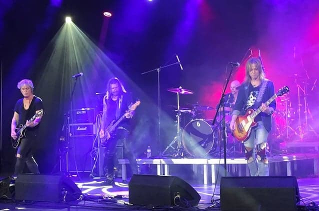 Músicos de la banda de Ace Frehley interpretan su álbum homónimo de 1978