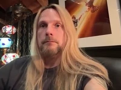 Richie Faulkner habla del futuro de Elegant Weapons y Judas Priest