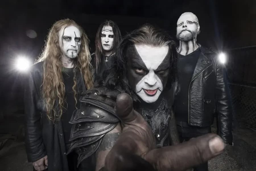 Abbath abandona el escenario en pleno set principal