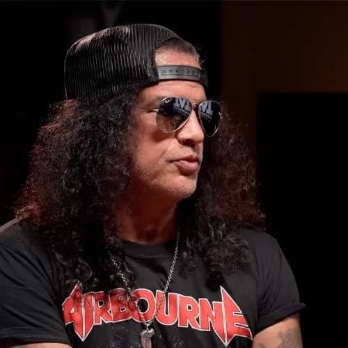 Una serpiente de Nueva Guinea lleva el nombre de Slash